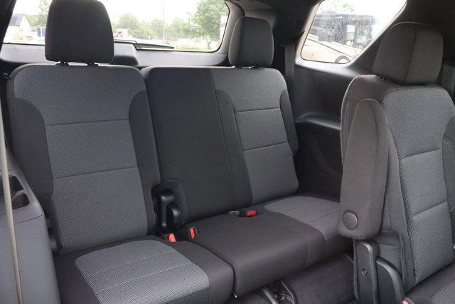 used 2023 Chevrolet Traverse car, priced at $33,990
