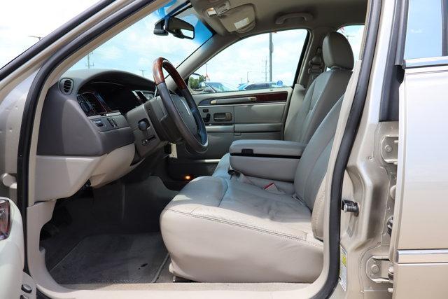 used 2010 Lincoln Town Car car, priced at $13,990
