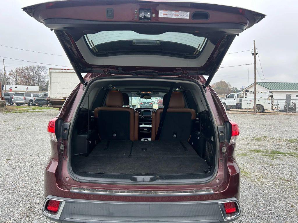 used 2019 Toyota Highlander car, priced at $19,999