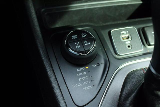 used 2019 Jeep Cherokee car, priced at $15,999
