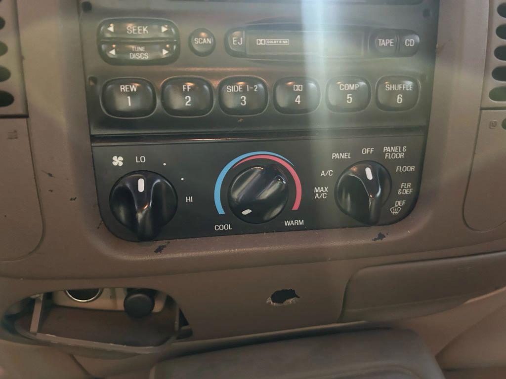 used 1998 Ford Expedition car, priced at $3,900