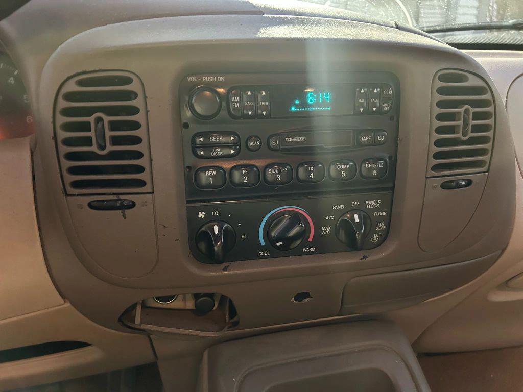 used 1998 Ford Expedition car, priced at $3,900