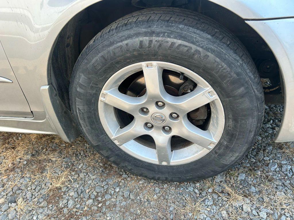 used 2006 Nissan Altima car, priced at $2,500