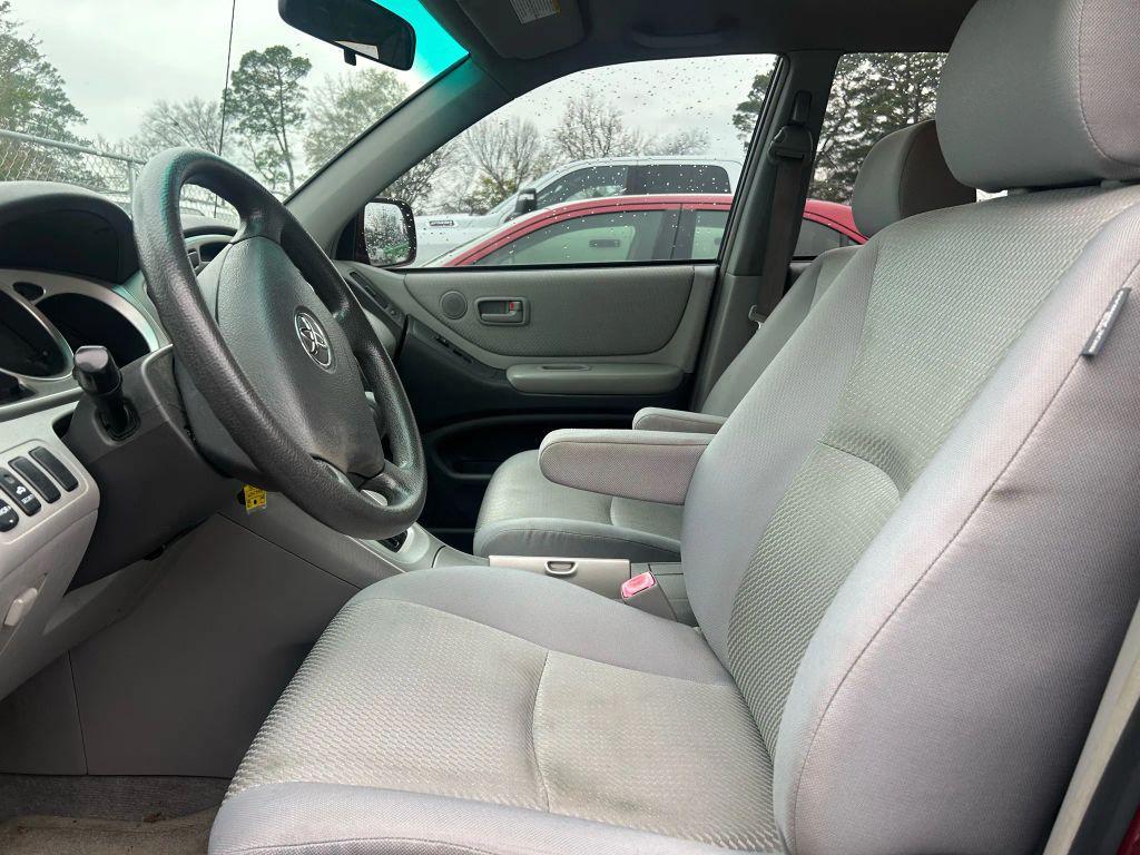 used 2007 Toyota Highlander car, priced at $5,500