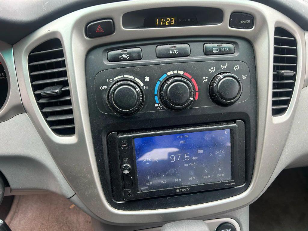 used 2007 Toyota Highlander car, priced at $5,500