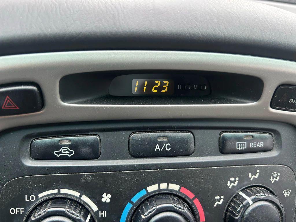 used 2007 Toyota Highlander car, priced at $5,500