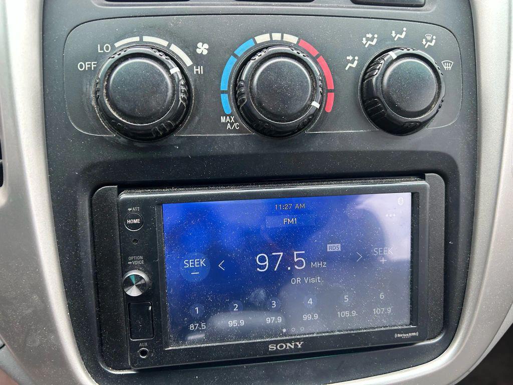 used 2007 Toyota Highlander car, priced at $5,500