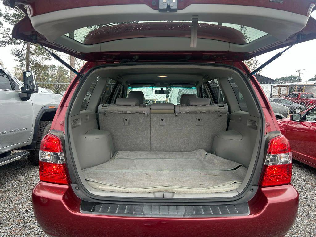 used 2007 Toyota Highlander car, priced at $5,500