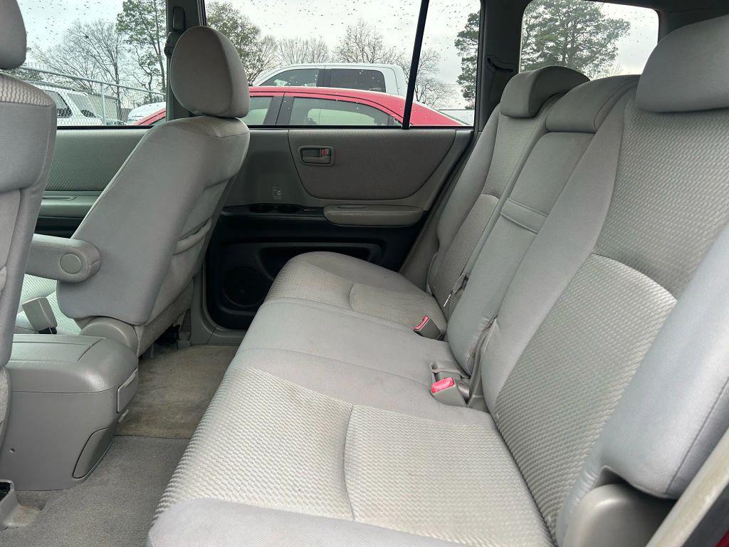 used 2007 Toyota Highlander car, priced at $5,500