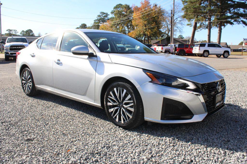 used 2023 Nissan Altima car, priced at $19,999