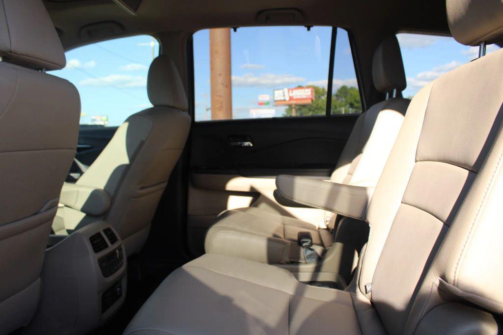 used 2021 Honda Pilot car, priced at $19,999