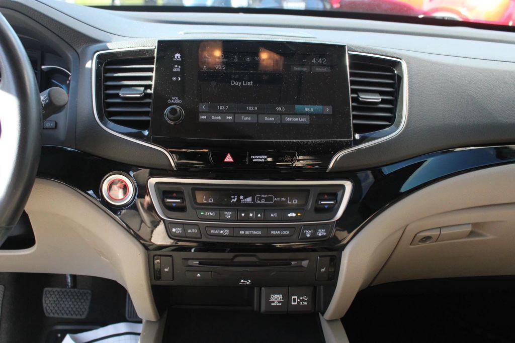 used 2021 Honda Pilot car, priced at $19,999