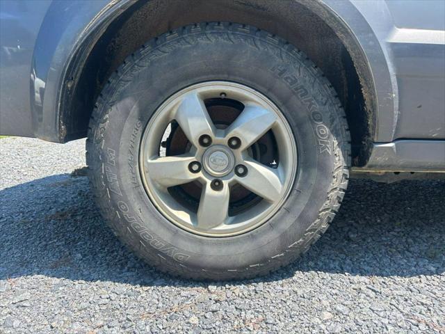 used 2005 Kia Sorento car, priced at $2,900