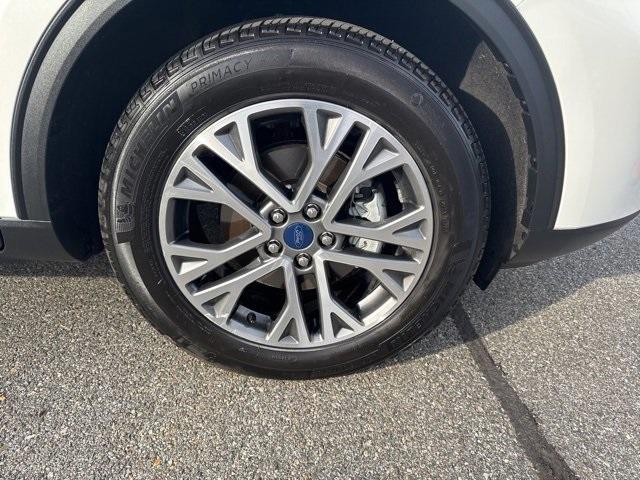 used 2022 Ford Escape car, priced at $26,906