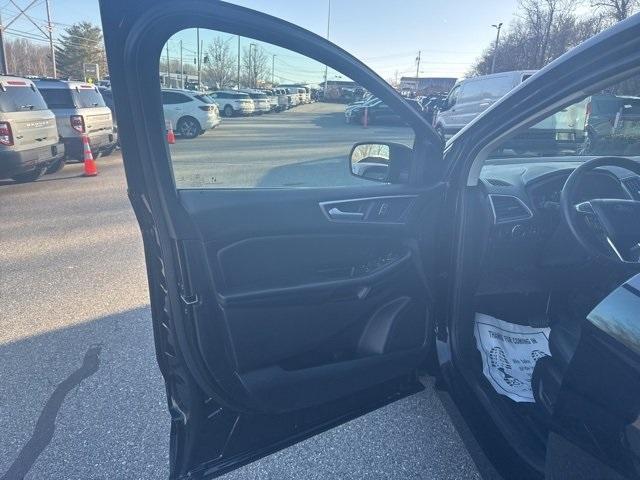 used 2022 Ford Edge car, priced at $27,956