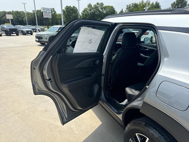 new 2025 Chevrolet TrailBlazer car, priced at $31,630