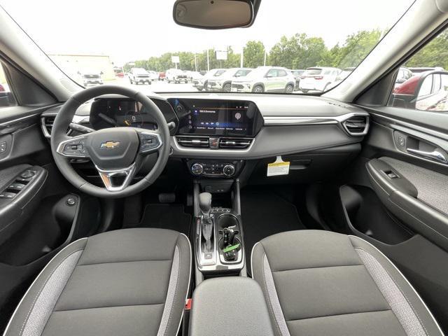 new 2025 Chevrolet TrailBlazer car, priced at $27,950