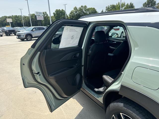 new 2025 Chevrolet TrailBlazer car, priced at $30,125