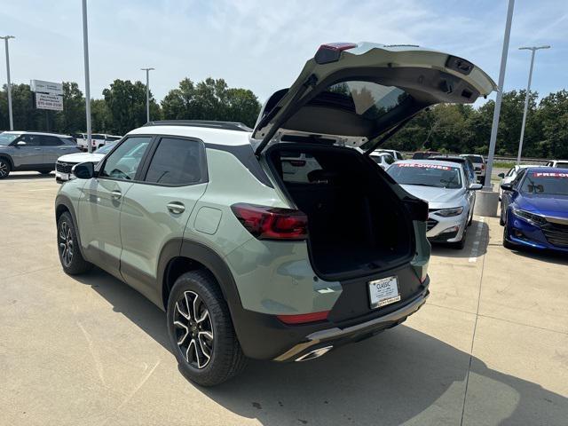 new 2025 Chevrolet TrailBlazer car, priced at $30,125