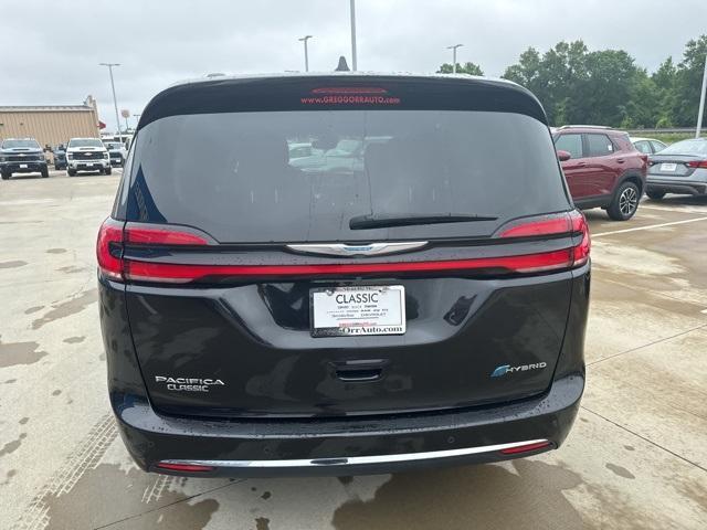 used 2021 Chrysler Pacifica Hybrid car, priced at $23,988