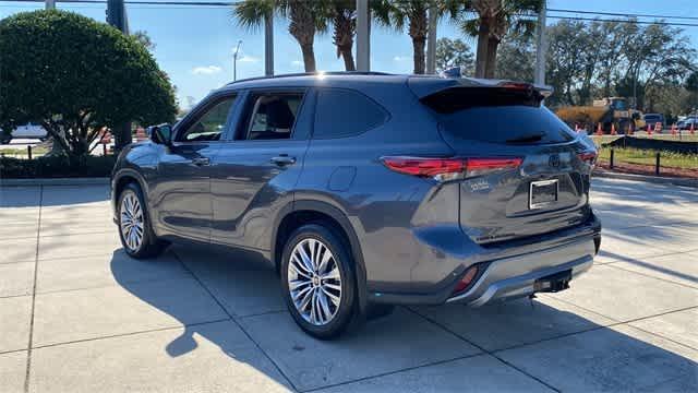 used 2023 Toyota Highlander car, priced at $43,922