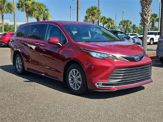 used 2023 Toyota Sienna car, priced at $39,900