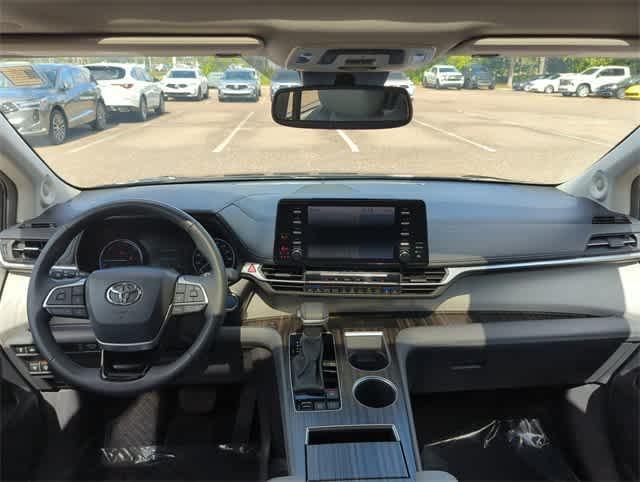 used 2023 Toyota Sienna car, priced at $45,900