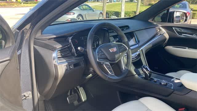 used 2021 Cadillac XT5 car, priced at $30,550