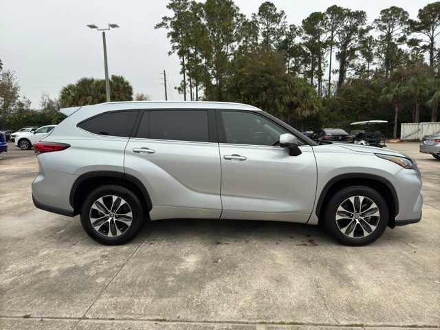 used 2020 Toyota Highlander car, priced at $30,200