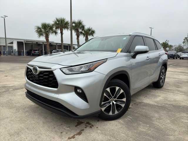 used 2020 Toyota Highlander car, priced at $30,200