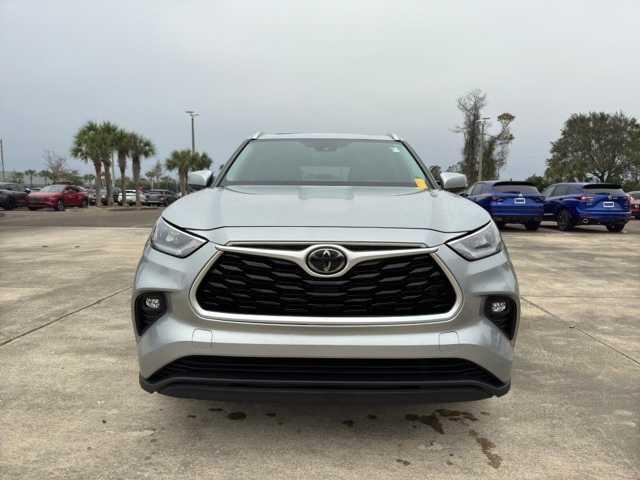 used 2020 Toyota Highlander car, priced at $30,200