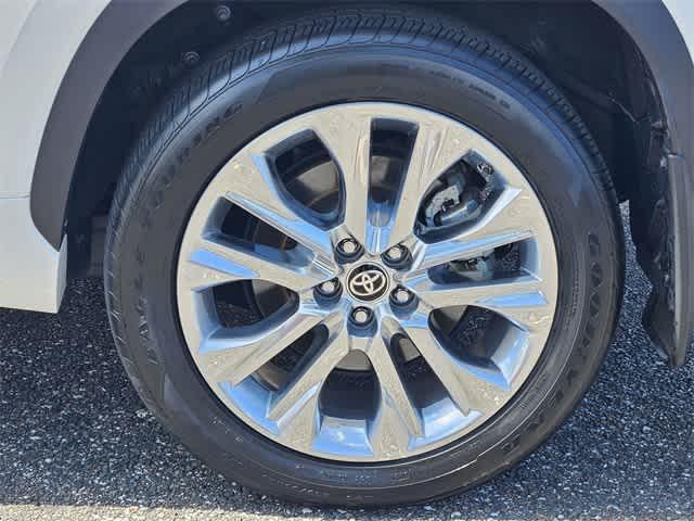 used 2020 Toyota Highlander car, priced at $28,500