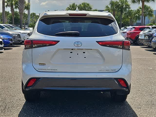 used 2020 Toyota Highlander car, priced at $28,500