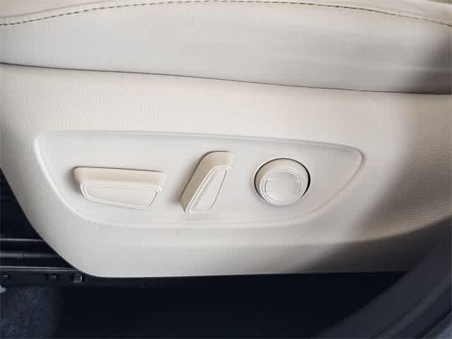 used 2020 Toyota Highlander car, priced at $28,500