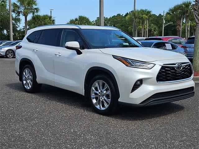 used 2020 Toyota Highlander car, priced at $28,500