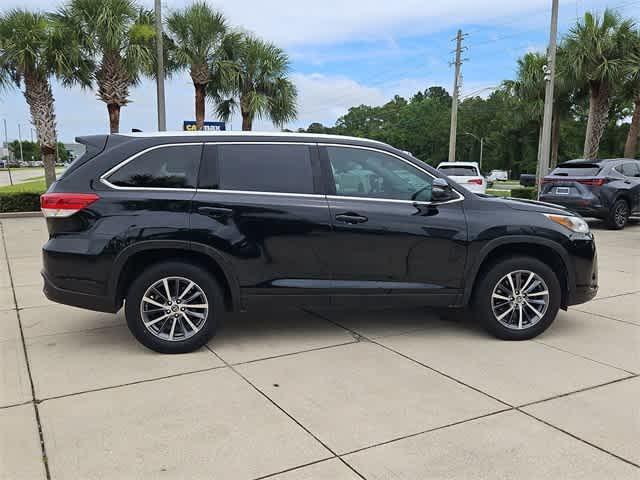 used 2019 Toyota Highlander car, priced at $21,900