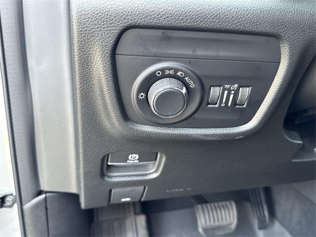 used 2024 Jeep Grand Cherokee car, priced at $37,500