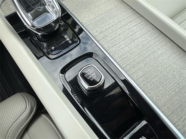 used 2022 Volvo XC60 car, priced at $38,000