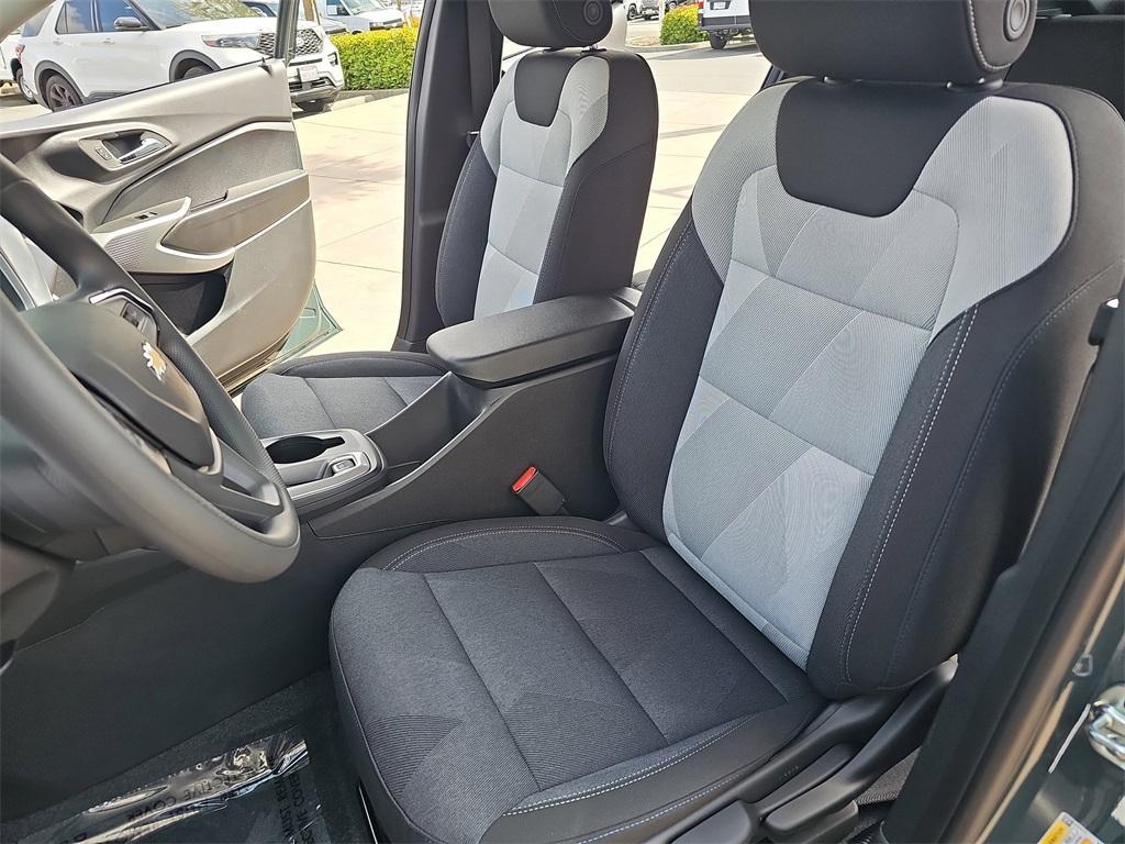 new 2025 Chevrolet Trax car, priced at $22,988