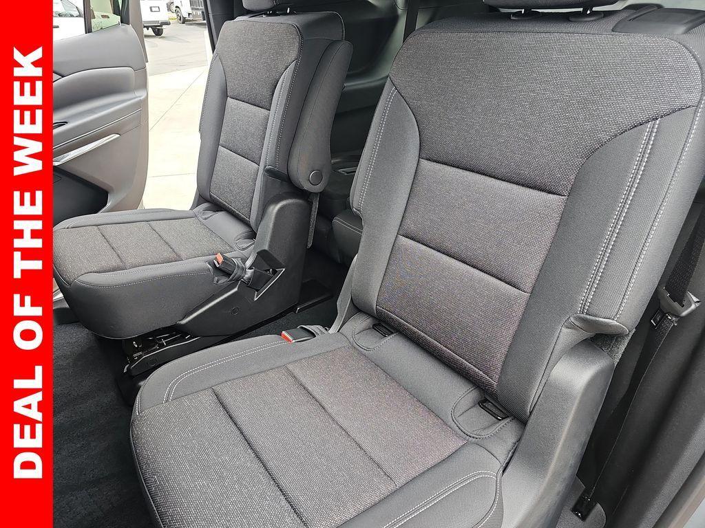 new 2026 Chevrolet Traverse car, priced at $43,888