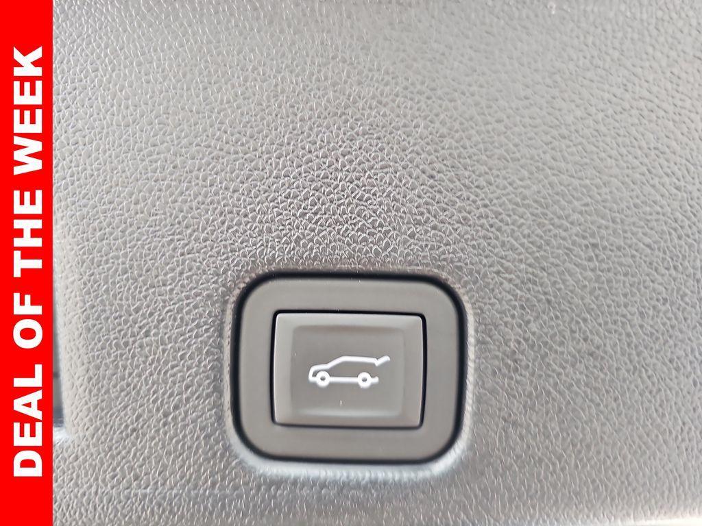 new 2026 Chevrolet Traverse car, priced at $43,888