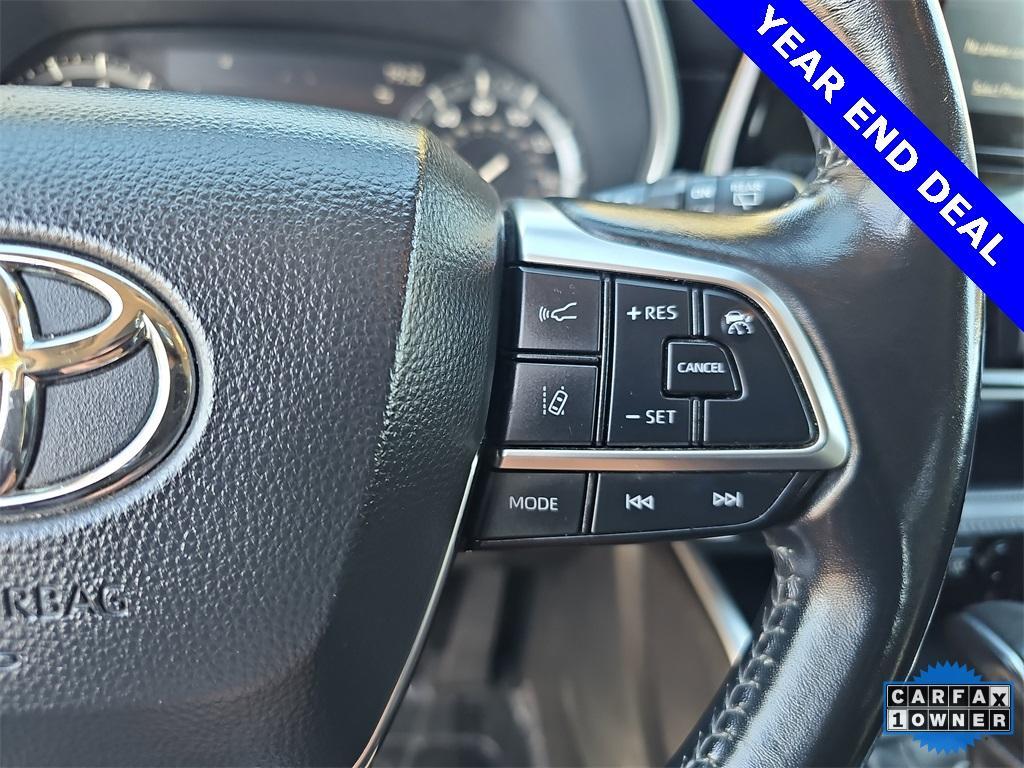 used 2021 Toyota Highlander car, priced at $31,595