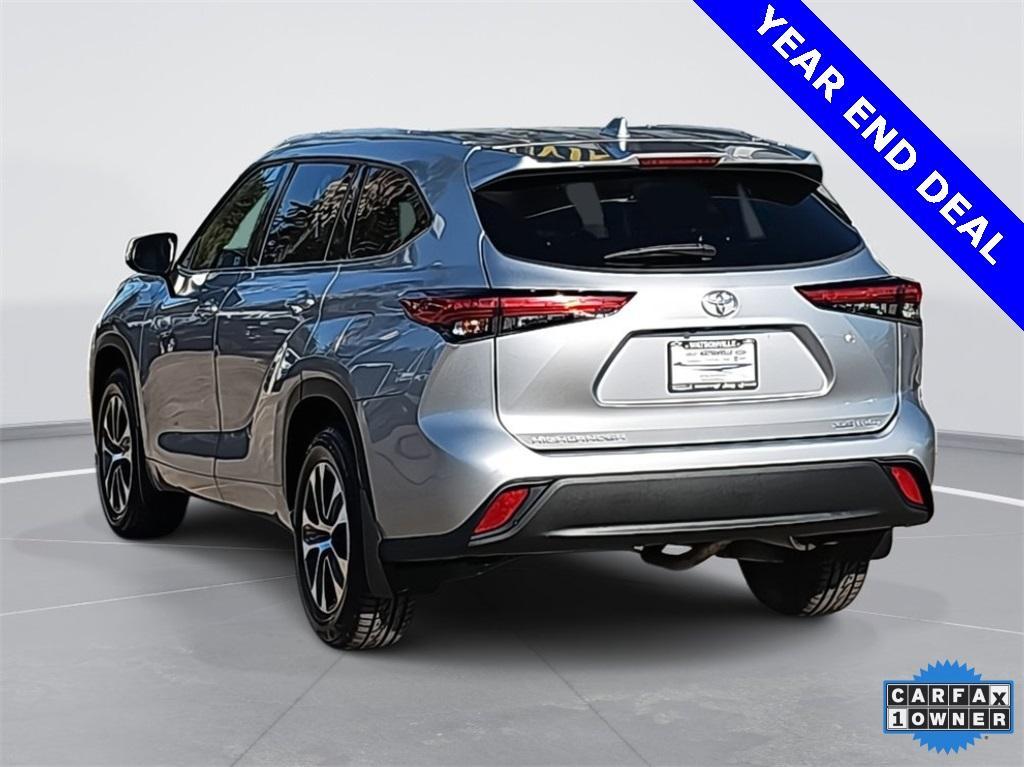 used 2021 Toyota Highlander car, priced at $31,595