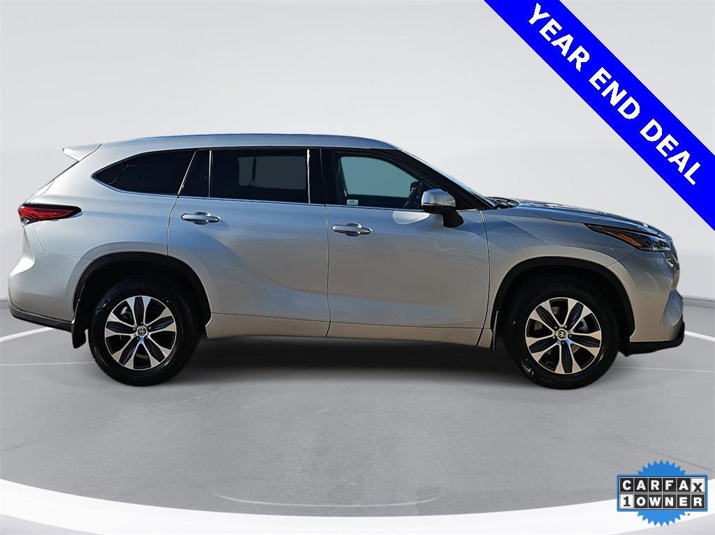 used 2021 Toyota Highlander car, priced at $31,595