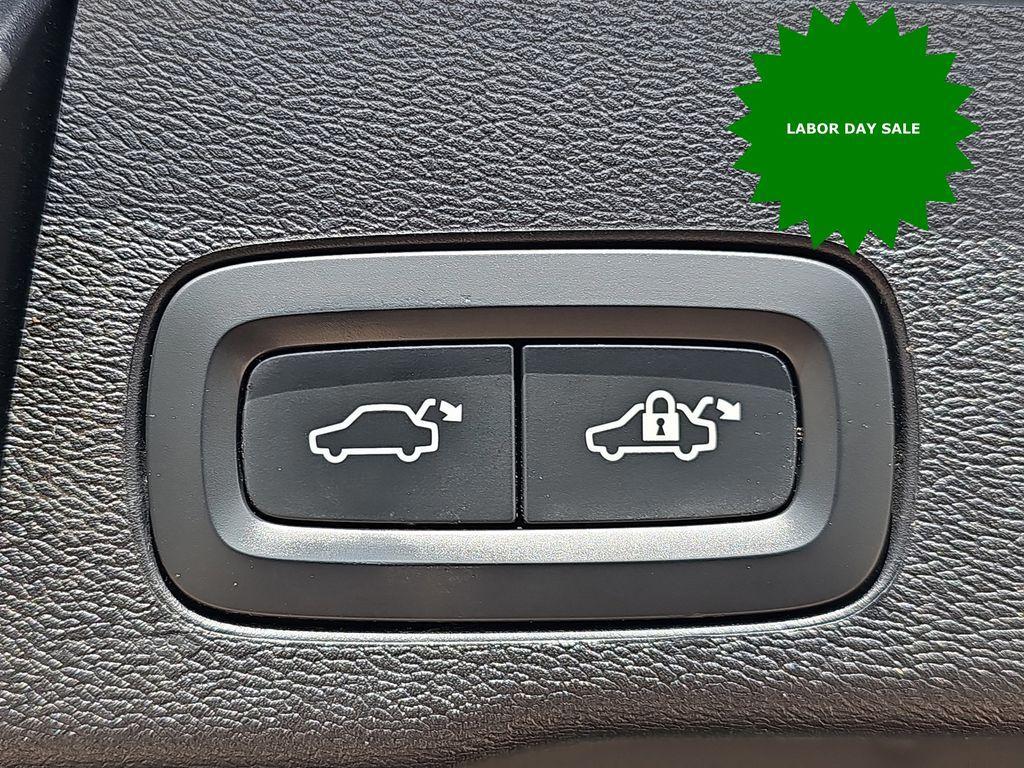 used 2019 Volvo XC60 Recharge Plug-In Hybrid car, priced at $25,977