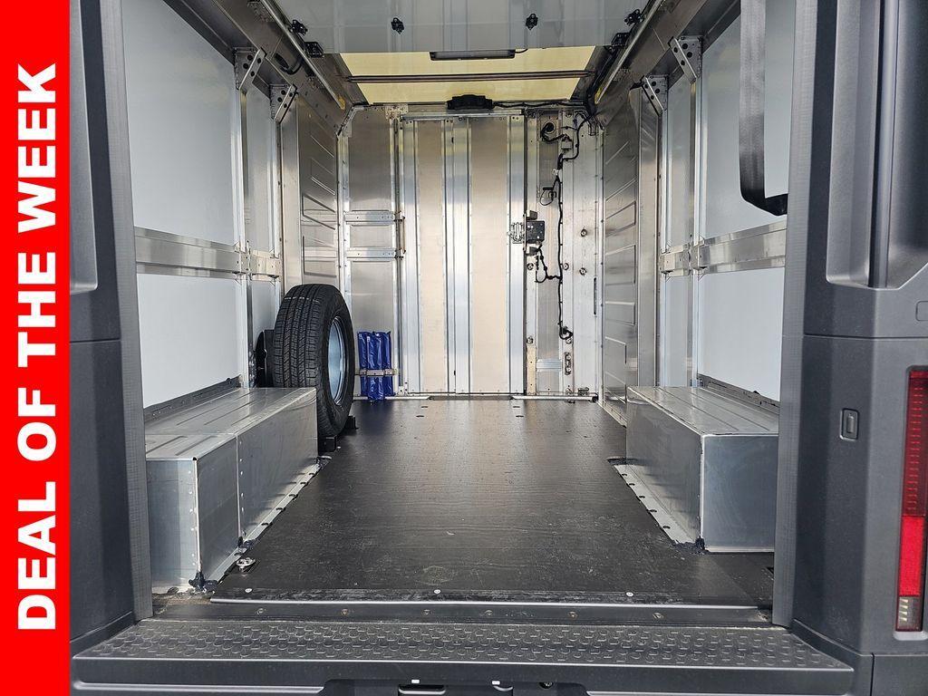 new 2025 Chevrolet BrightDrop 400 car, priced at $43,288