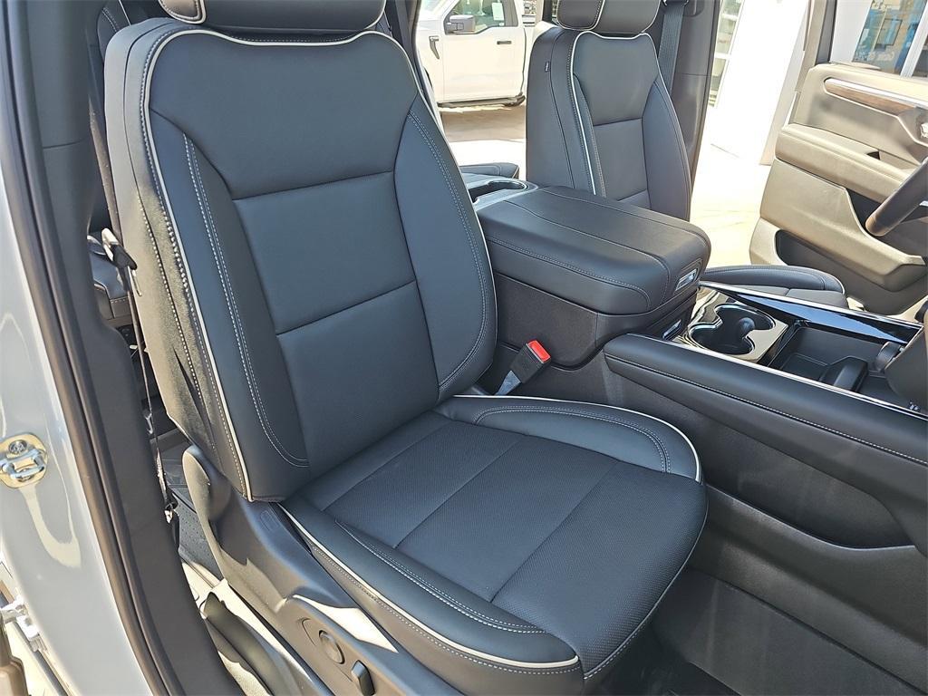 new 2025 Chevrolet Tahoe car, priced at $79,128