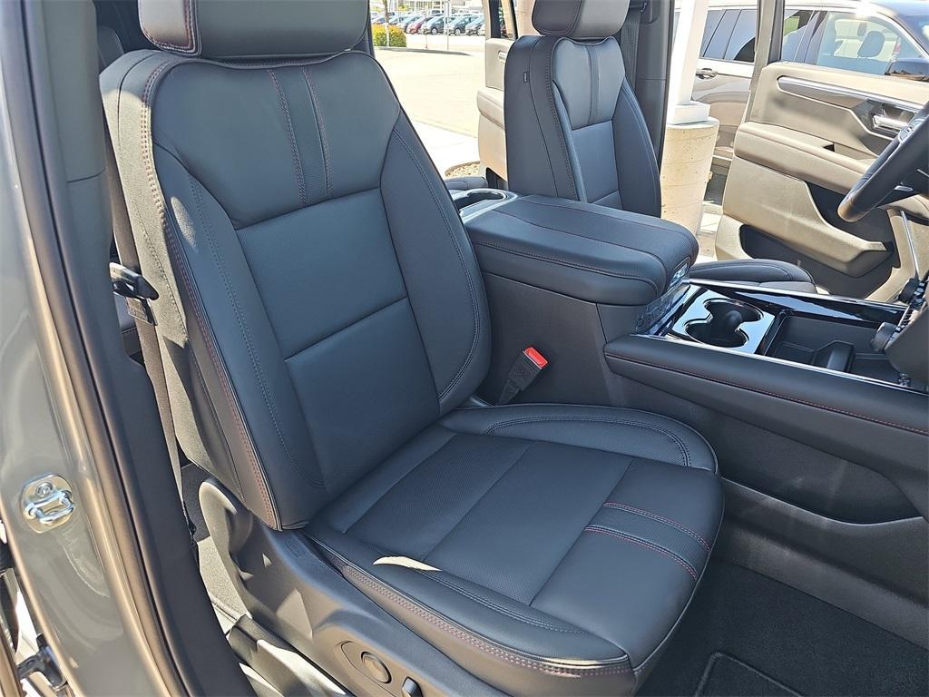 new 2025 Chevrolet Suburban car