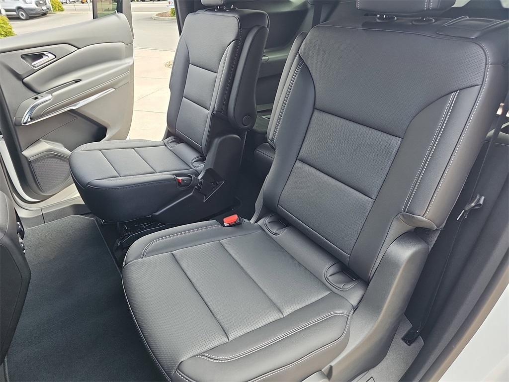 new 2025 Chevrolet Traverse car, priced at $46,195