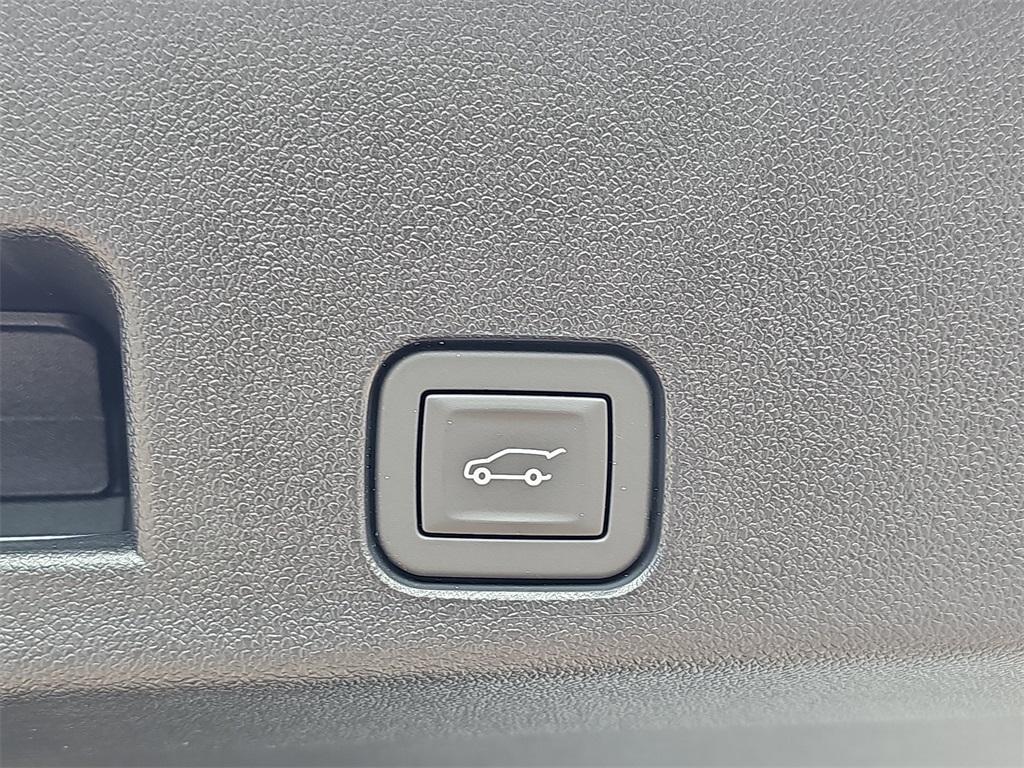 new 2025 Chevrolet Traverse car, priced at $46,195